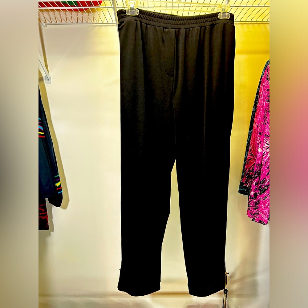 Susan Graver liquid knit pants. Black 2X